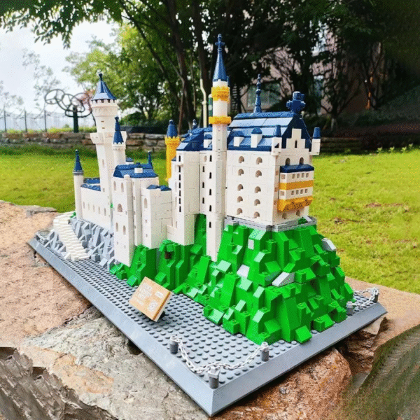Klocki Wange 6226 – Zamek Neuschwanstein w Bawarii, 1969 elementów - obrazek 5